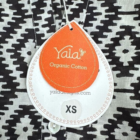 NEW YALA Blouse Organic Cotton Women’s XS Black and White Geometric - Picture 2 of 3